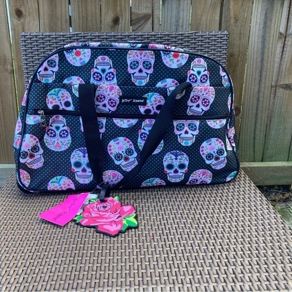 Betsey Johnson Skull Party Sugar Skull Weekender Duffle w/Wheels NWT - Picture 3 of 9
